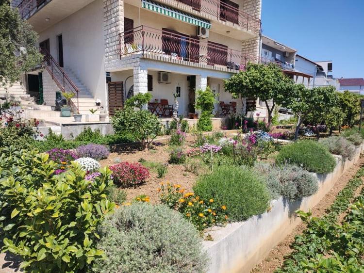 Apartments Tomas Trogir Exterior photo