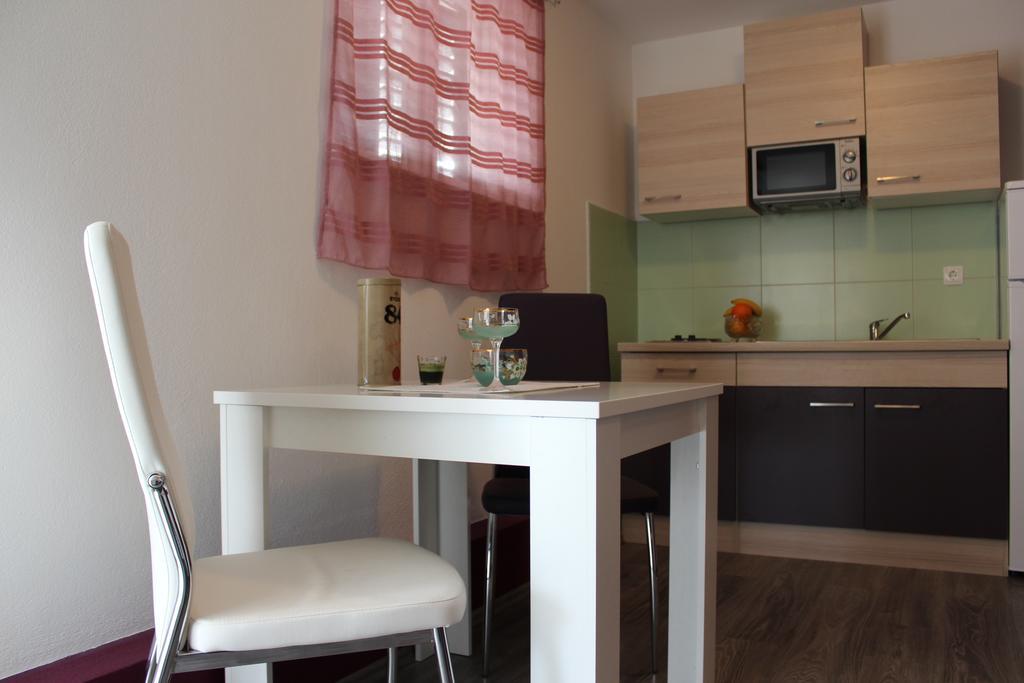 Apartments Tomas Trogir Exterior photo
