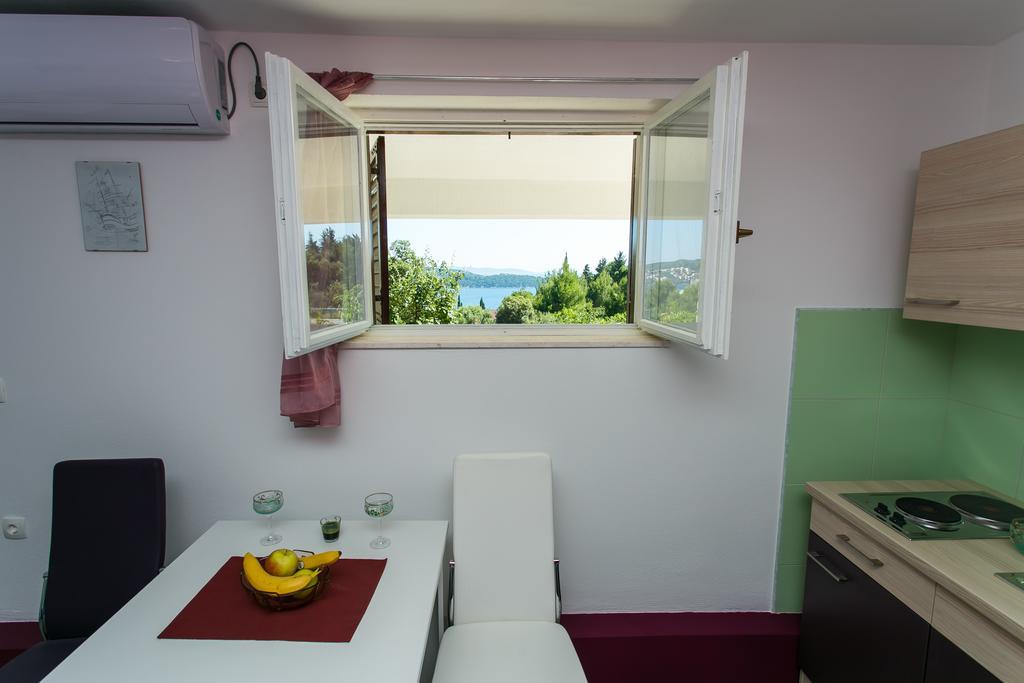 Apartments Tomas Trogir Exterior photo